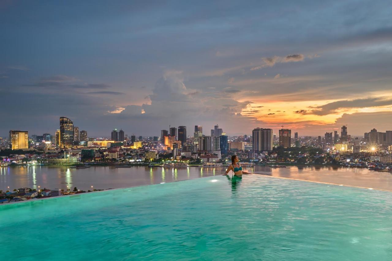 The Peninsula Phnom Penh Hotel Exterior photo