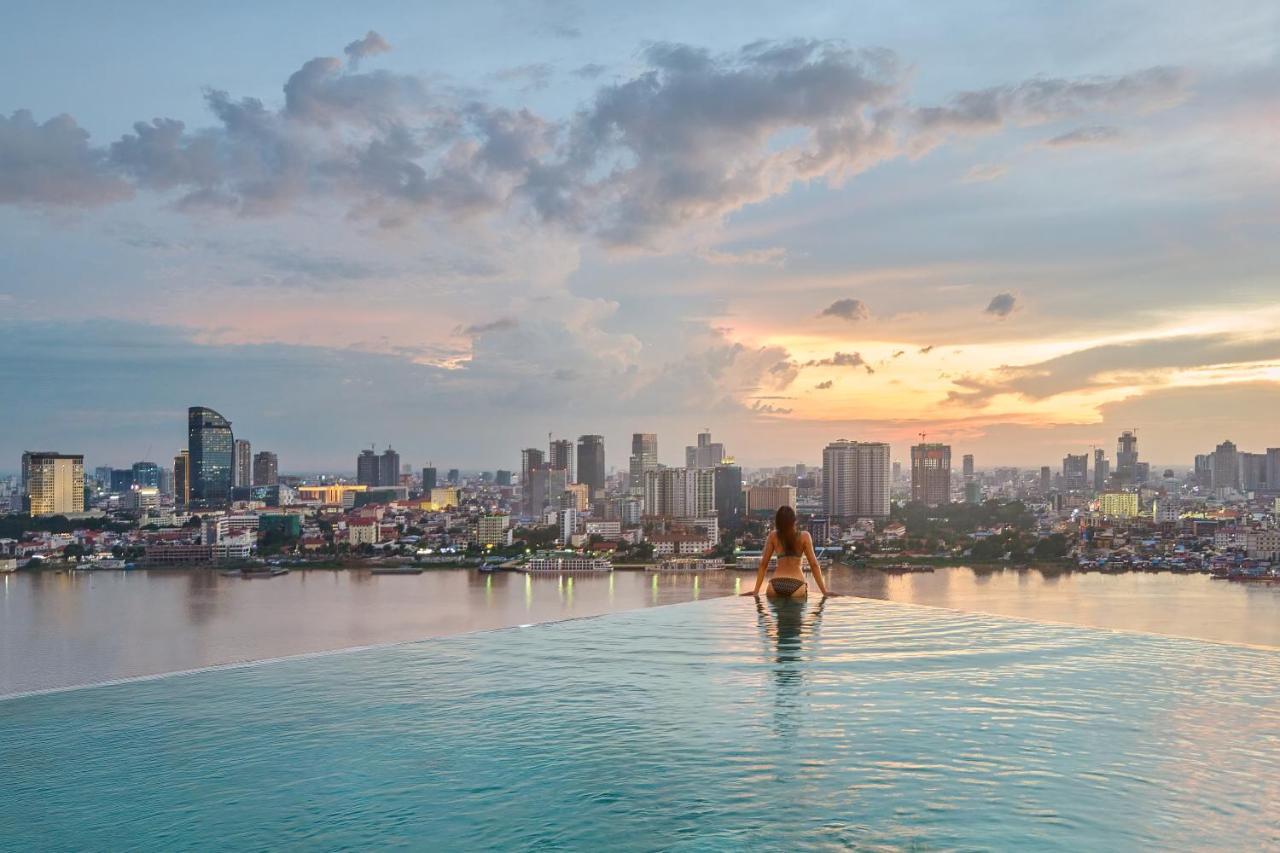 The Peninsula Phnom Penh Hotel Exterior photo