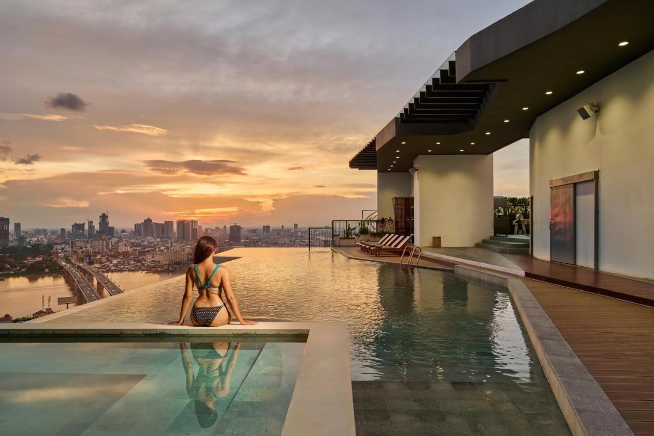 The Peninsula Phnom Penh Hotel Exterior photo