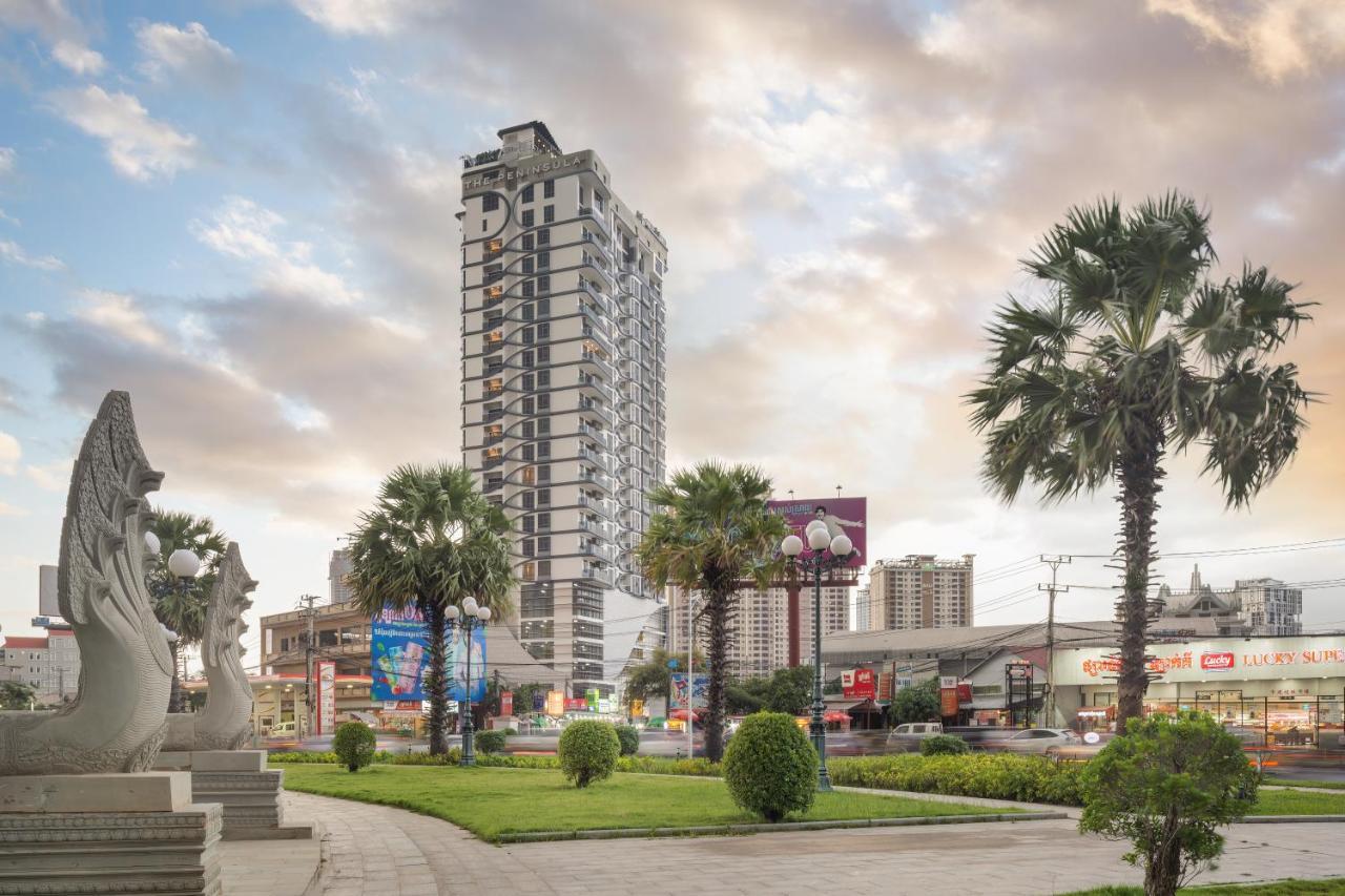 The Peninsula Phnom Penh Hotel Exterior photo