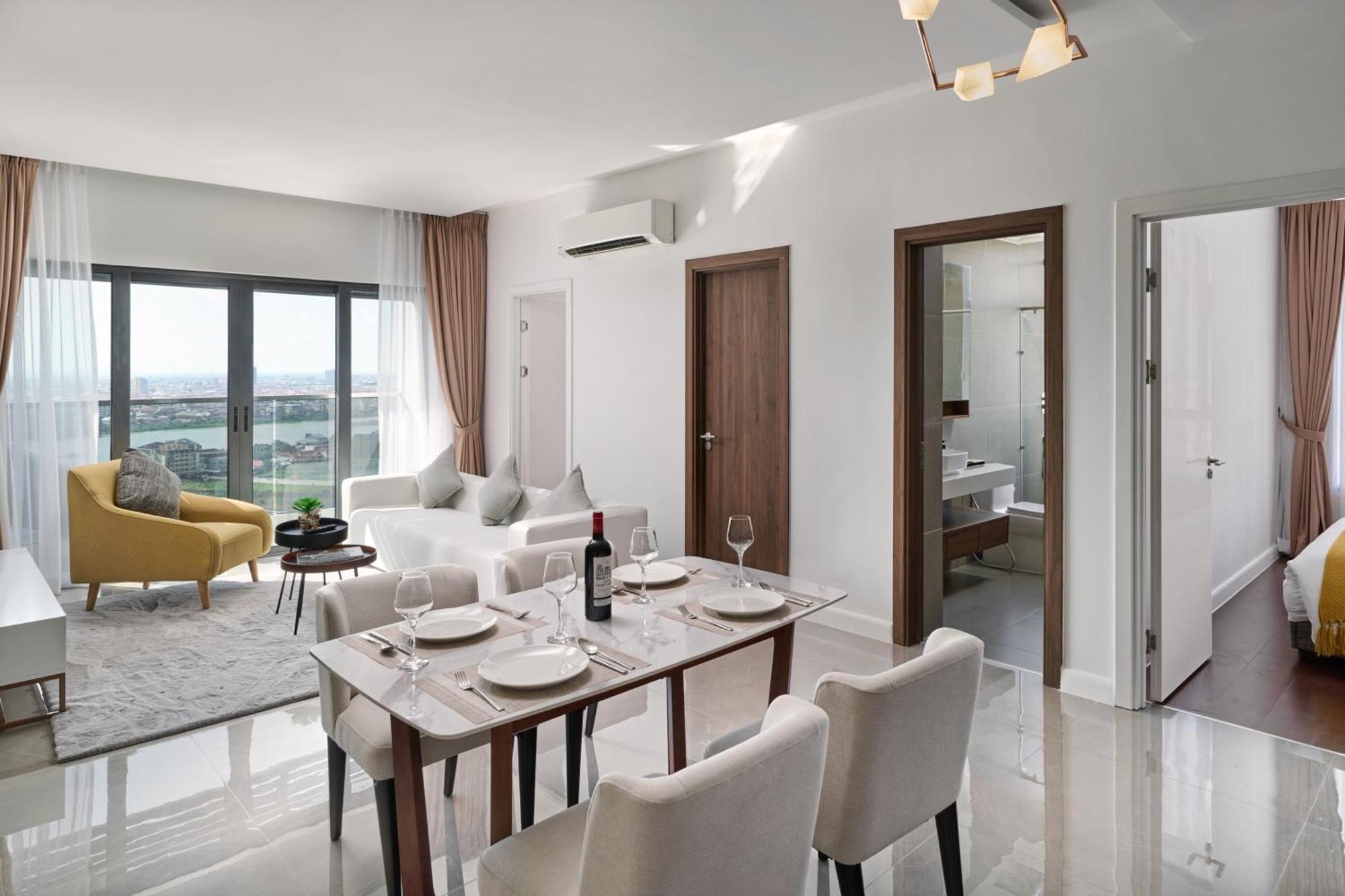The Peninsula Phnom Penh Hotel Exterior photo
